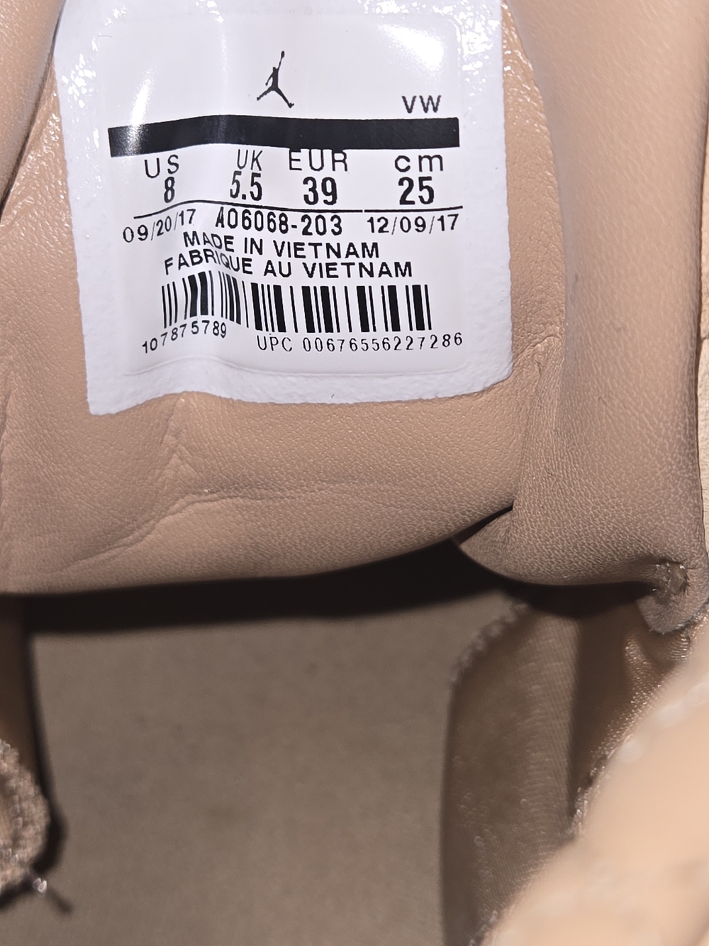 Air Jordan 12 Retro Women - Picture 5 of 6